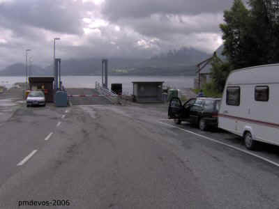 Wachten op de boot bij Arvik